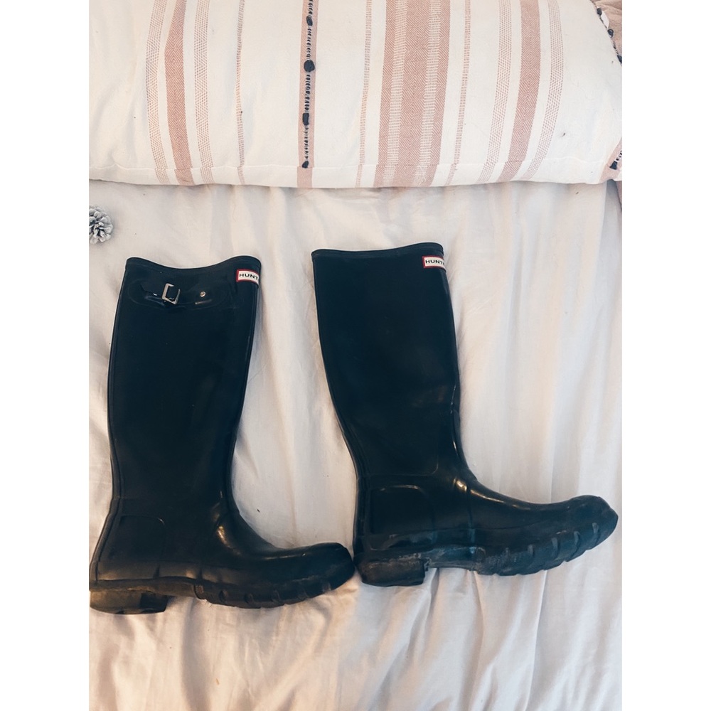 Black Hunter Rain Boots Size 8. Fit 8-9.